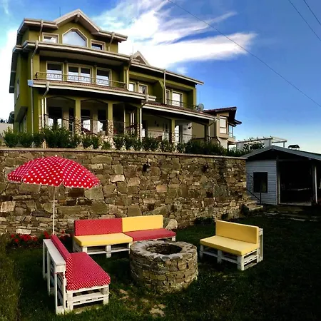 וילה Alba Momchilovtsi (Smolyan)